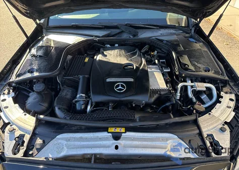 2016 Mercedes-Benz C 300 4Matic из США, поврежденный, VIN 55SWF4KB4GU108114